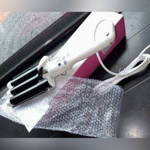 Three barrel curling iron wand 1inch NEW